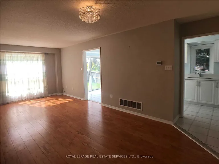 5252 Bushelgrove Cir — Photo 13