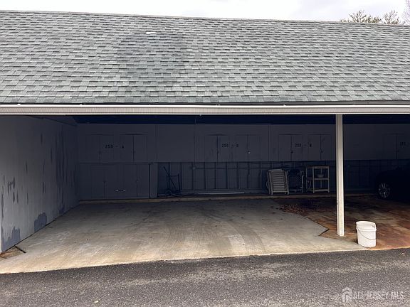 4th image of 259B Old Nassau Rd #B