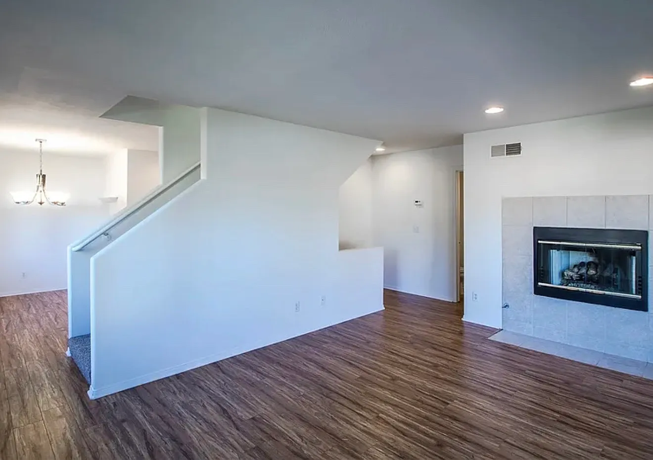 2 bed, 2.5 bath, 1162 sqft, $5,650 — Photo 3