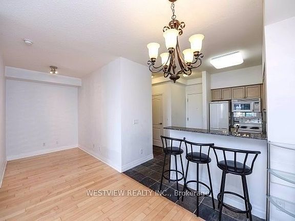 5th image of 2119 Lake Shore Blvd W Unit 605