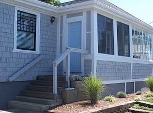 40 Tuckerman Ave, Middletown, RI 02842
