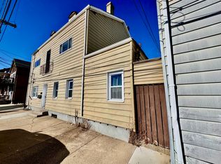1332 Goettman St APT 2, Pittsburgh, PA 15212