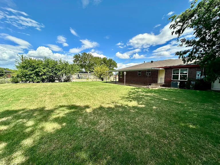 4300 Phillips Dr — Photo 22