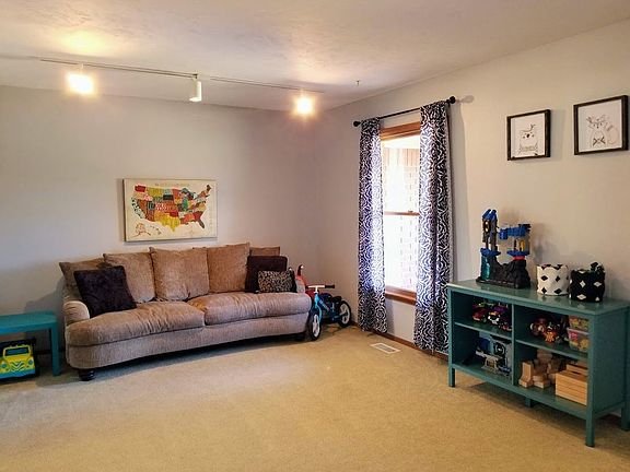 4th image of 4920 W Woodland Ct