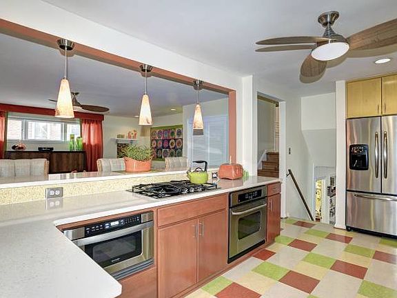 5th image of 302 Glenrae Dr