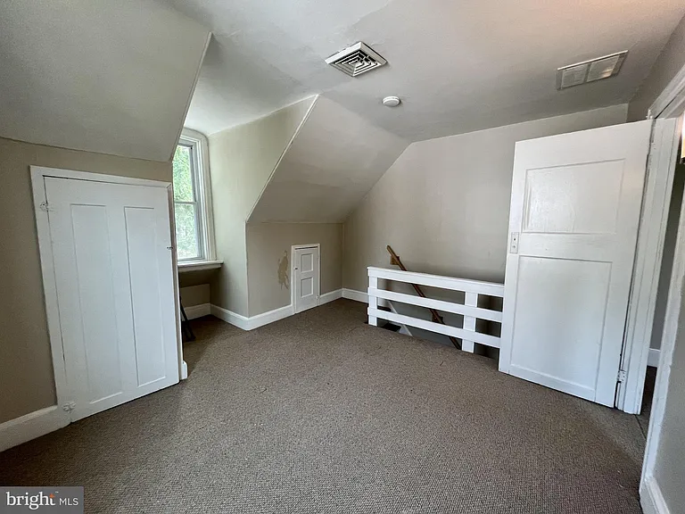 262 E Linden St — Photo 25