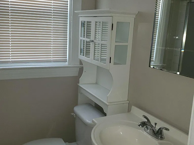 1-2105 Mount Vernon Ave #1 — Photo 9