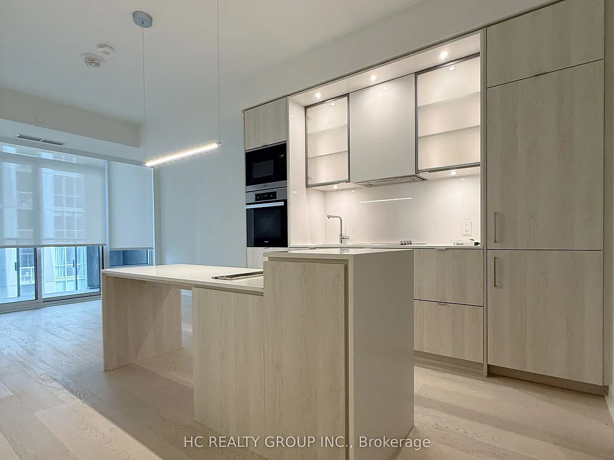Photo 2 of 15 - 11 Yorkville Ave #2107 - Toronto, ON Building Photo - 11 Yorkville Ave #2107