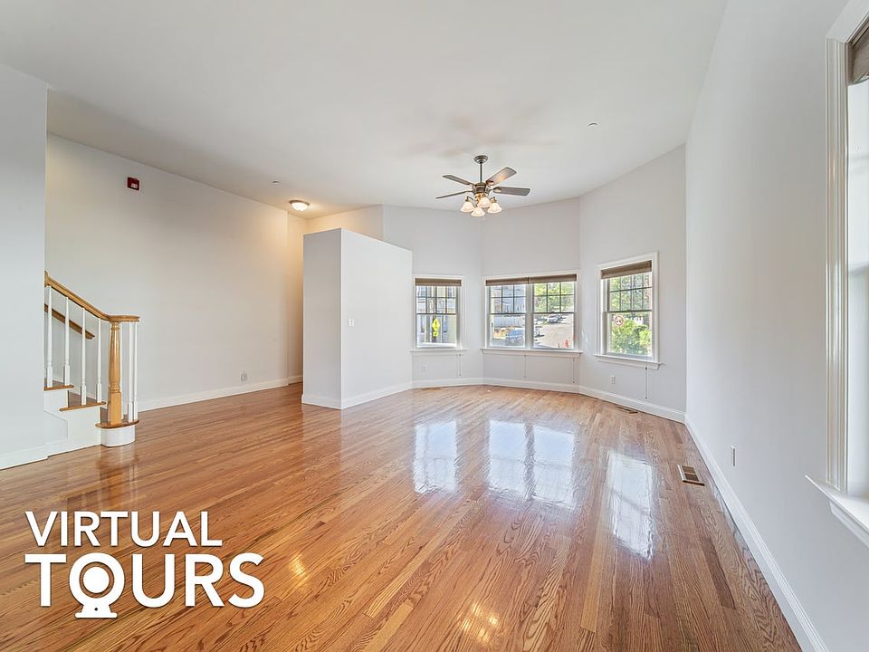 1st image of 207A Ashford Ave