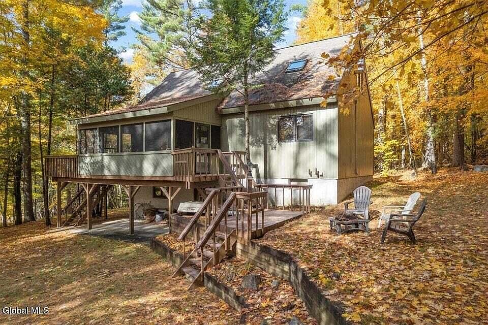 1st image of 105 Pine Ln