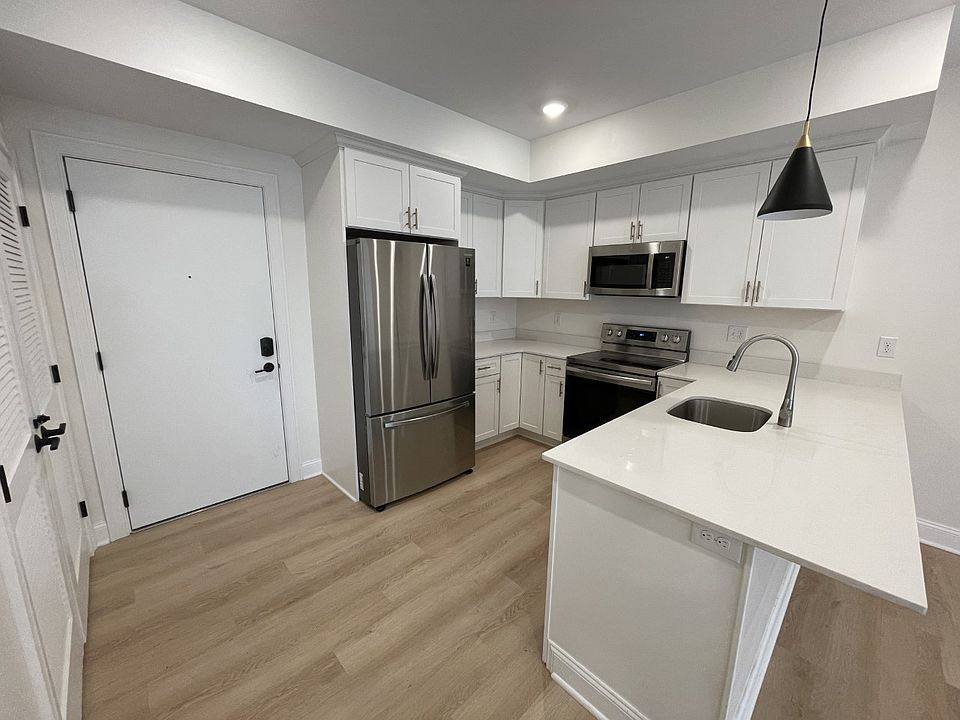 1st image of 55 Monk St #2A