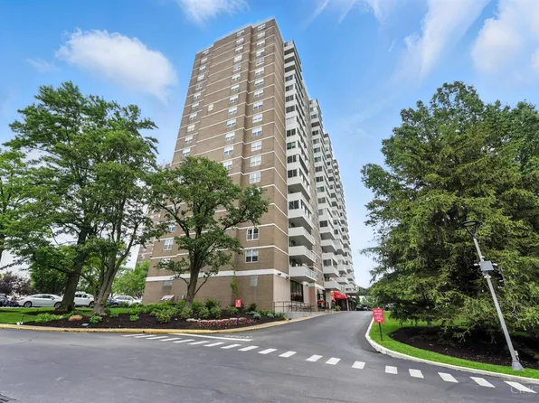 2444 Madison Rd Unit 1711, Cincinnati, OH 45208