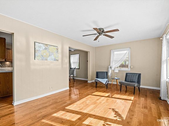 2nd image of 301 N Ben St