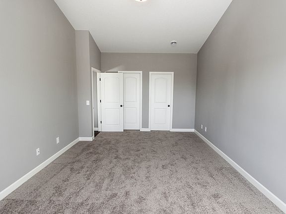 Photos of a similar Hemlock home