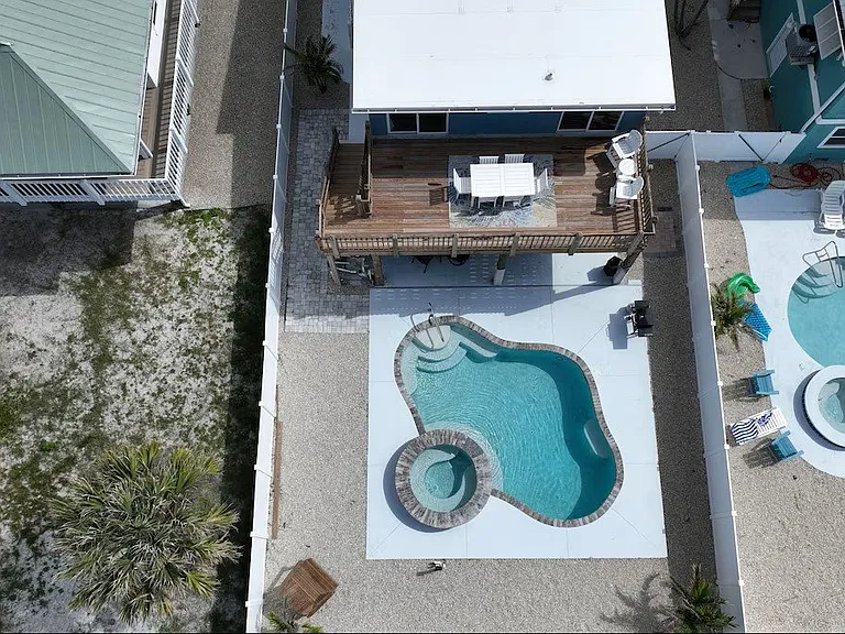 5560 Palmetto St — Photo 1