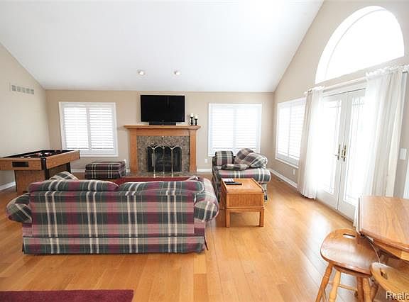 4th image of 24615 Camille Dr
