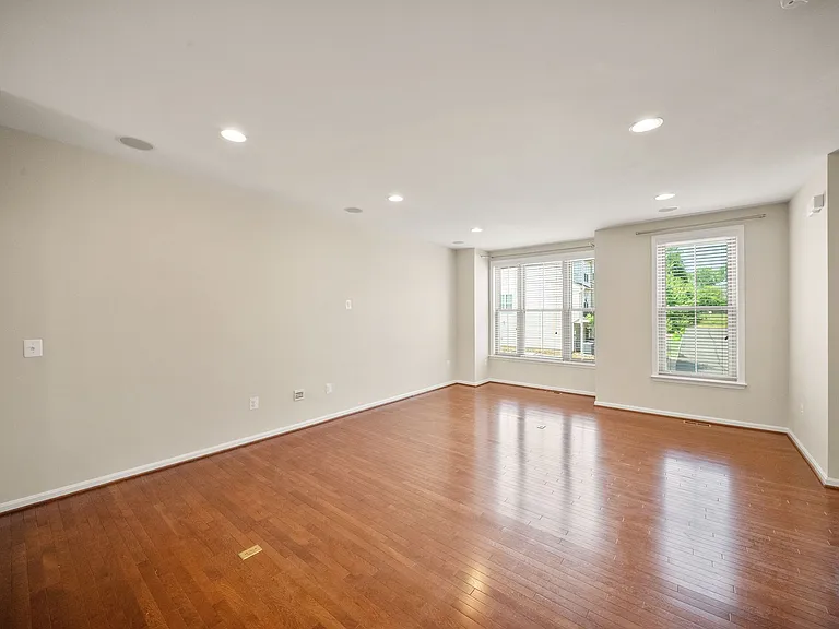 1431 Occoquan Heights Ct — Photo 17