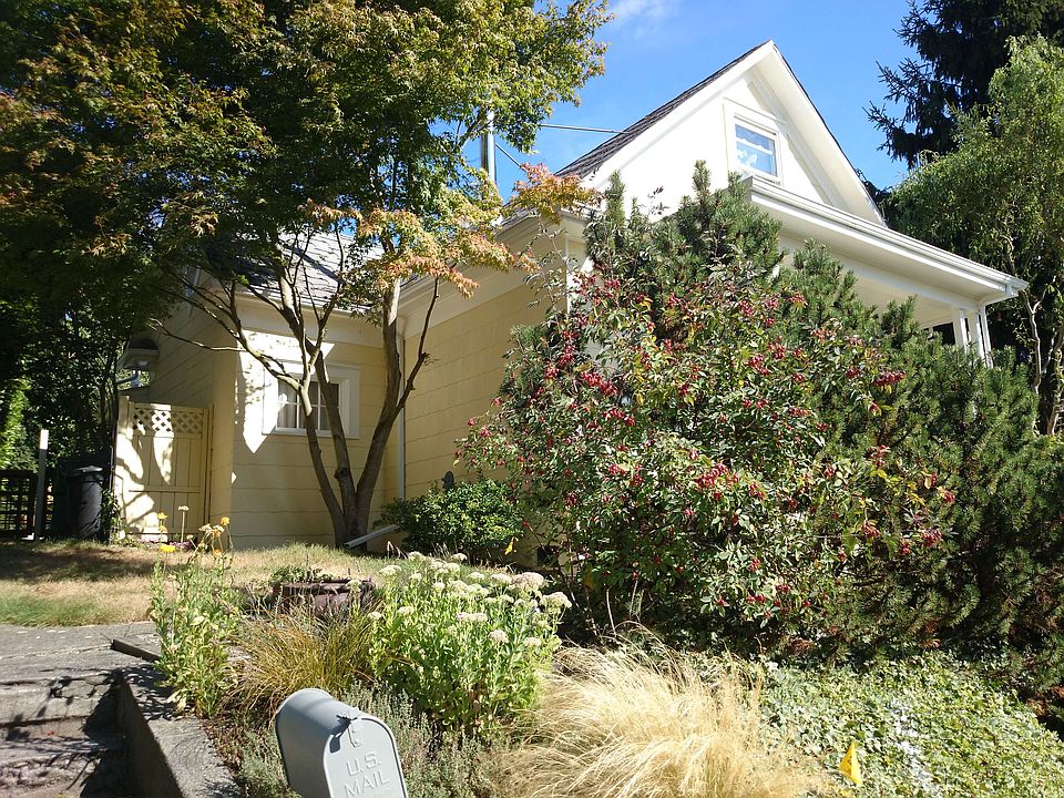 2nd image of 5520 28th Ave NE