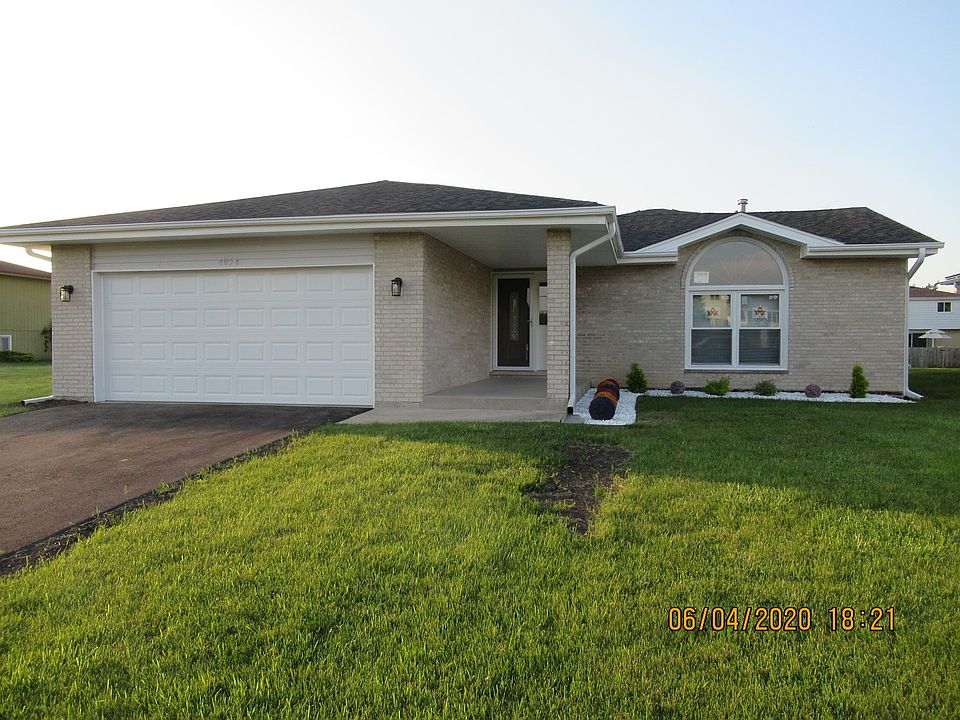 1st image of 4054 Cambridge Dr