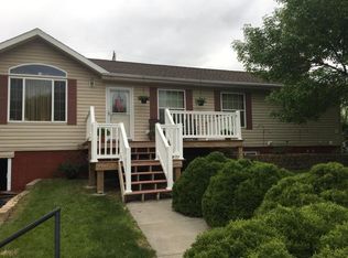 303 Clair Ln, Milford, NE 68405