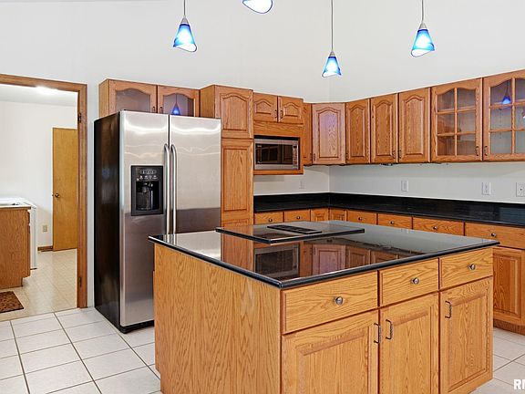 5th image of 145 Apple Ln