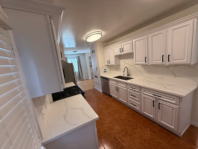 2446 S Centinela Ave — Photo 23