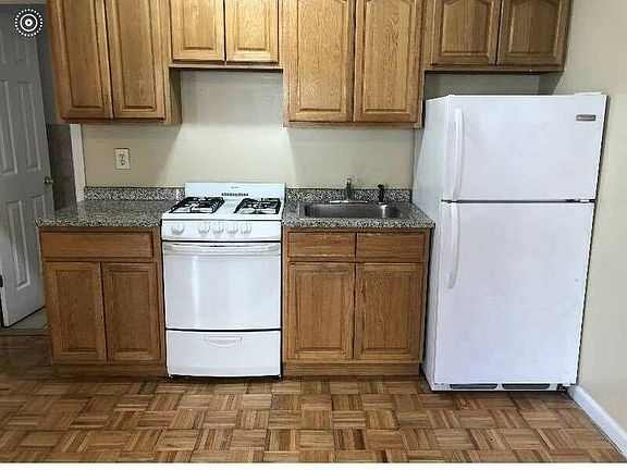 2nd image of 1963 Gildersleeve Ave #1
