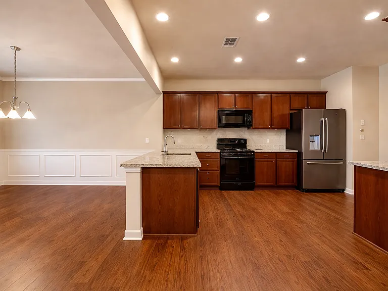 7033 Kingswood Run Dr — Photo 6