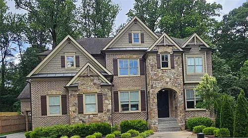 2110 E Roxboro Rd NE Photo 1