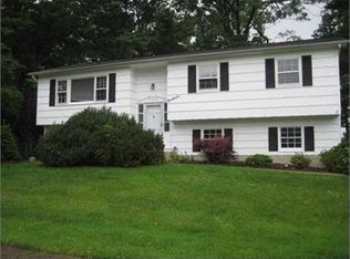 19 Baylor Rd, New City, NY 10956