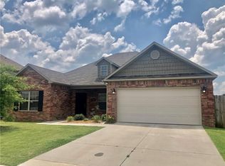 2702 Whispering Woods Ct, Lowell, AR 72745