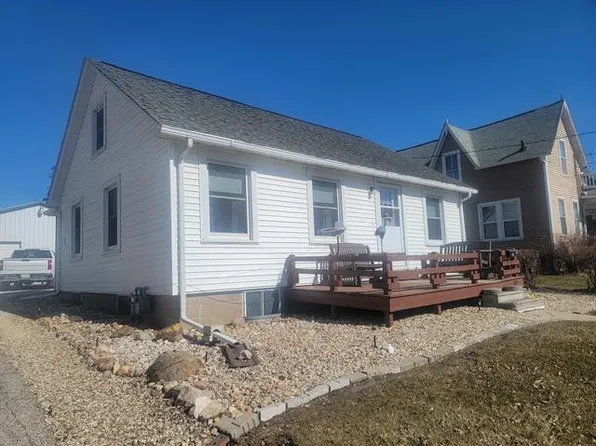 112 Monroe St, West Union, IA 52175