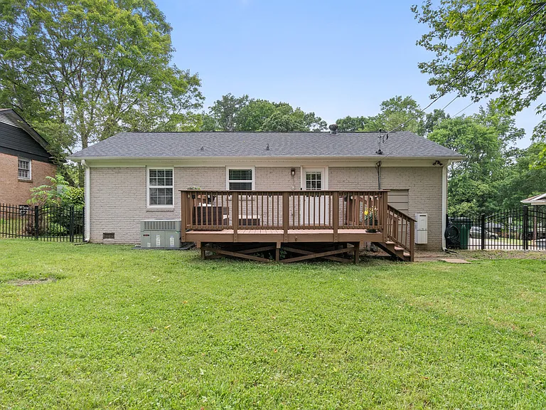 1825 Windham Pl — Photo 47