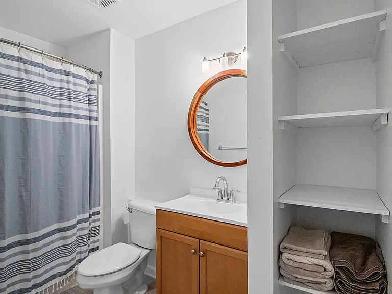 Bathroom 1-Shared between bedroom 1 & 2