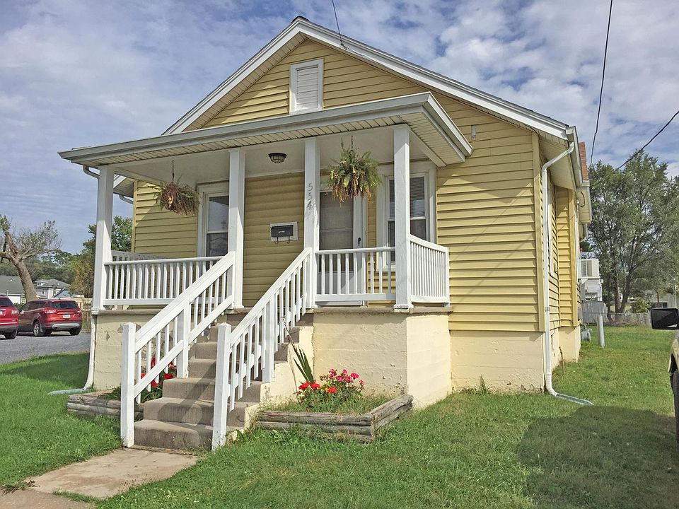For Rent: 2 Bedroom 1 Bath Home in Waynesboro w/ full Basement - 554 N. Charlotte Ave, Waynesboro, VA - Call for Info