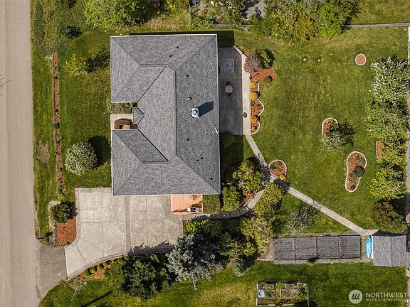 5th image of 608 Reservoir Road