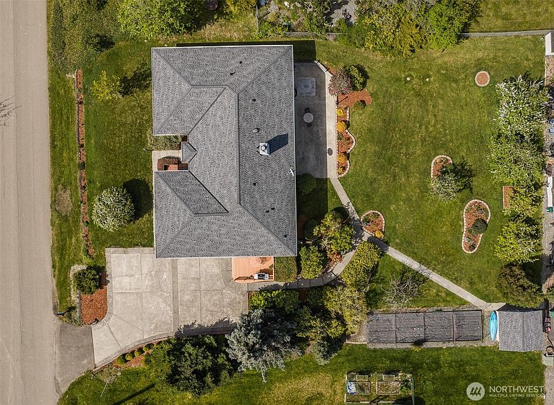 5th image of 608 Reservoir Road