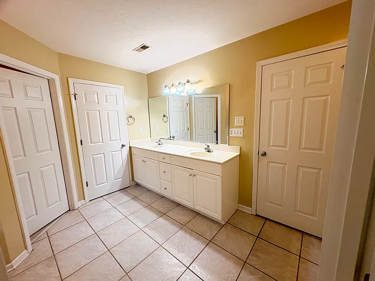 338 Farina Dr — Photo 21