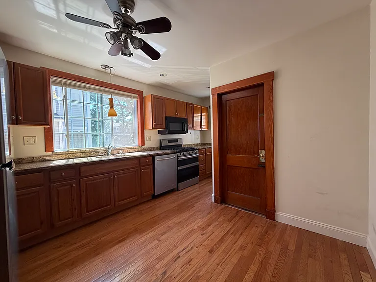70 Ardale St #1 — Photo 9