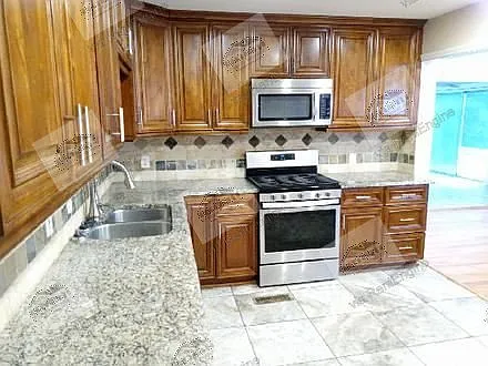4 bed, 2.0 bath, 2251 sqft, $3,000 — Photo 3