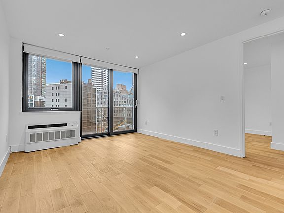4th image of 42-83 Hunter St #6A