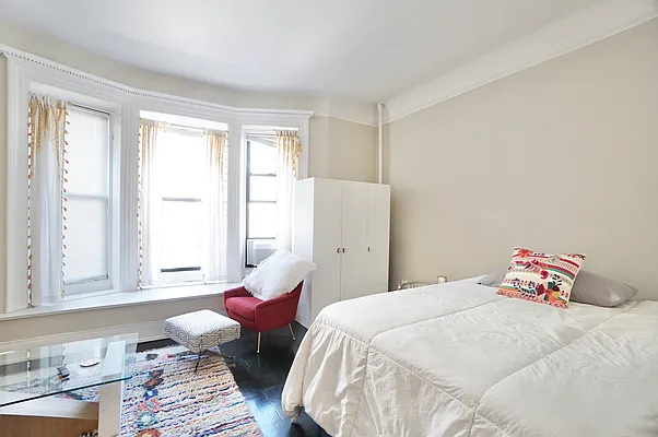 Rented by BRICK & GALO REALTY CORP | media 15