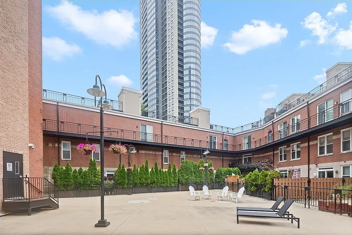 2 bed, 1080 sqft, $2,950 — Photo 3