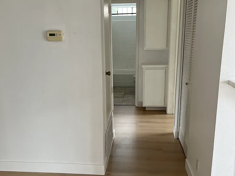 596 Victoria St #B102 — Photo 10