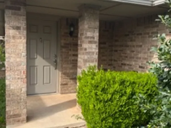 Moore Single Story Duplex, 113 NE 23rd St #113A, Oklahoma City, OK 73160