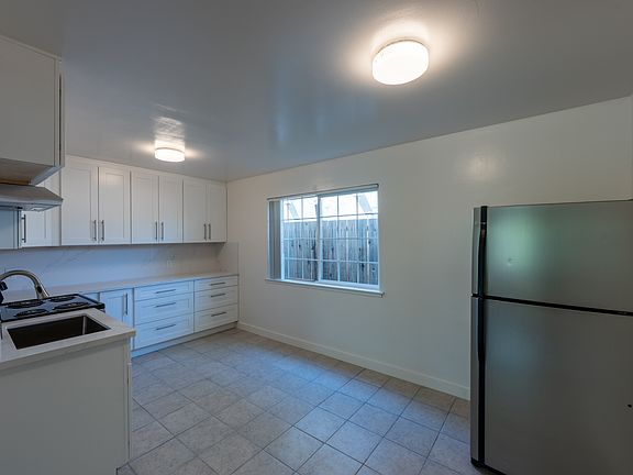 Fully renovated kitchen