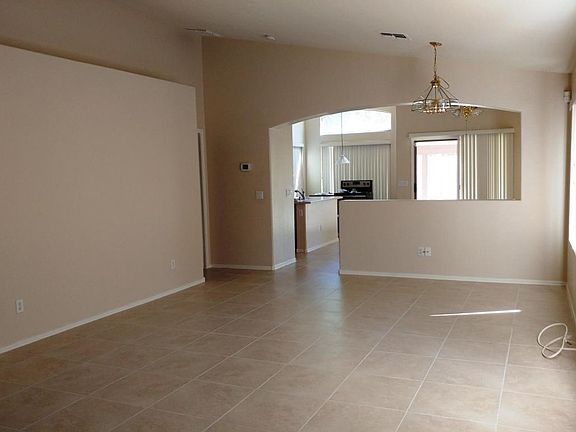 Great Room 20 inch tile