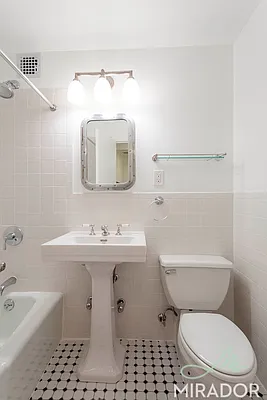 Rented by Mirador Real Estate | media 16