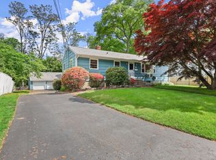 64 Papermill Ln, Fairfield, CT 06824