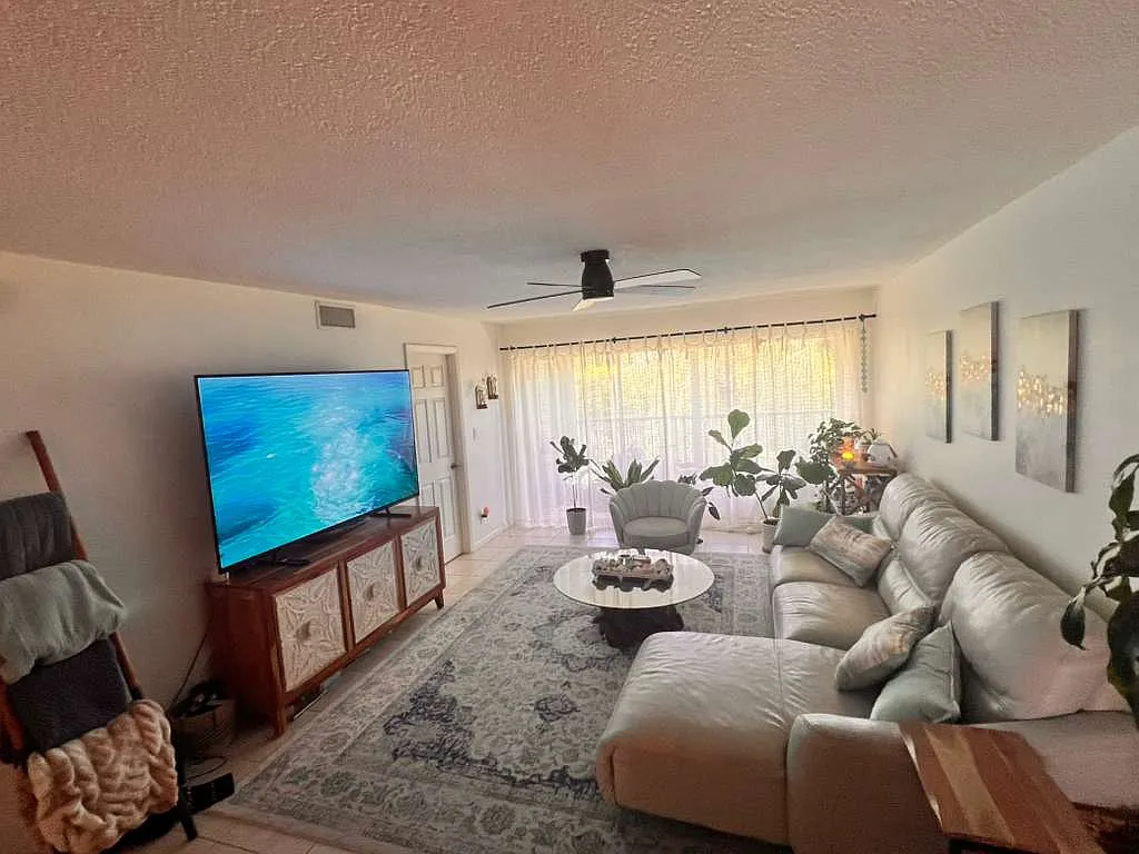 118 Palm Dr — Photo 2